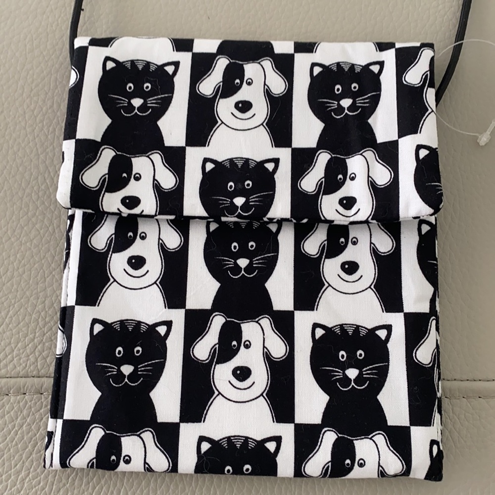 Shoulder Bag with Pet print